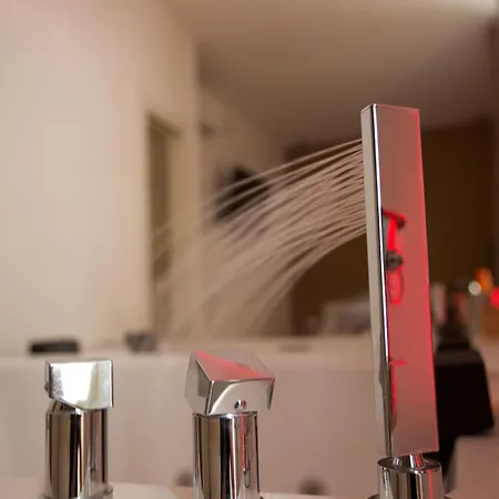 Scugnizzo Apartman *